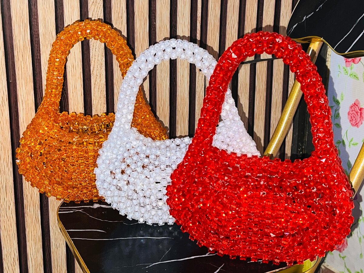 Sac à main perlé élégant