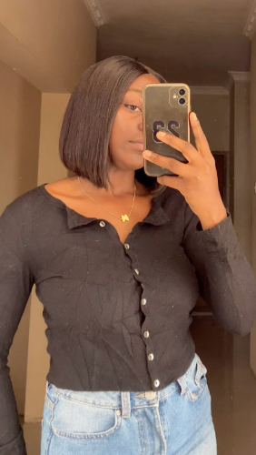  Short knitted cardigan with buttons in black size:M/S