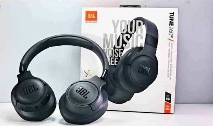 JBL headphones tune 720