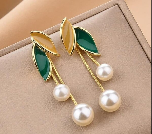 Gold Plated Pearl Earing