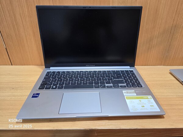 Asus vivobook X1502VA  i9 32gb