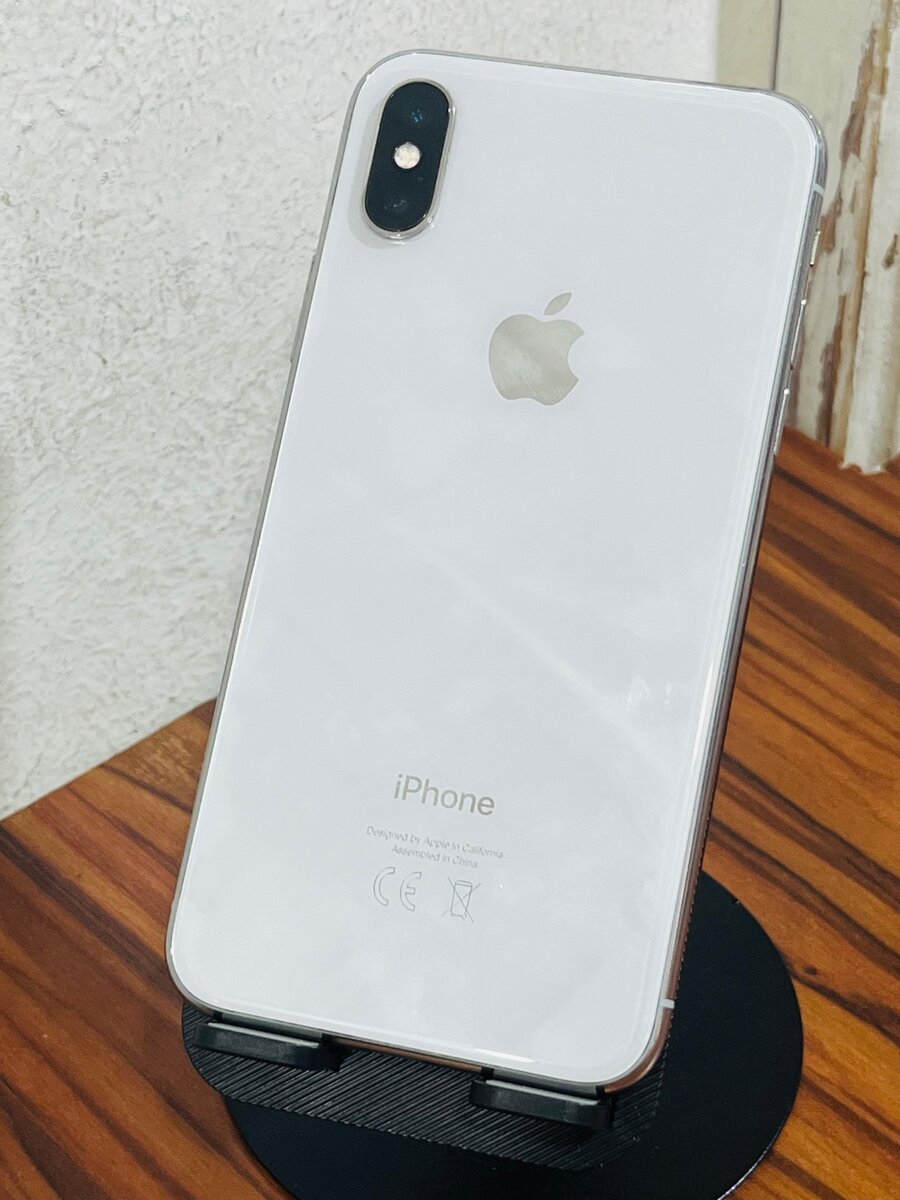 iPhone X 64gb ( vendu avec reçu )