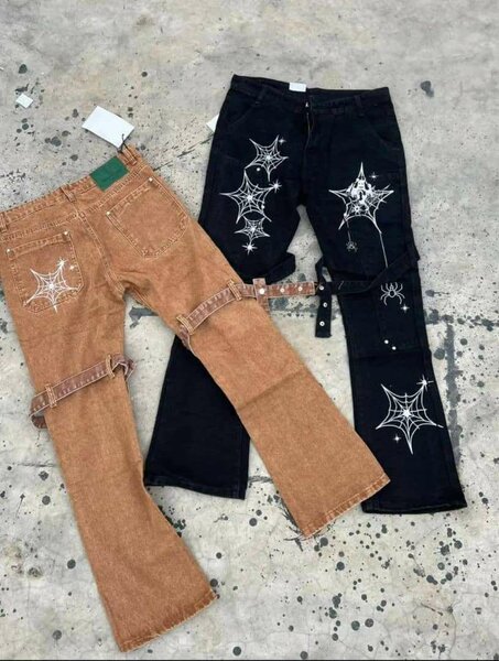 Jeans tendance avec motifs uniques