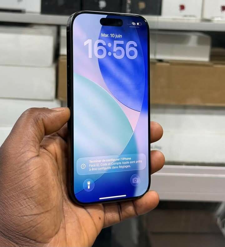 iPhone 15 Pro 256 Go Noir