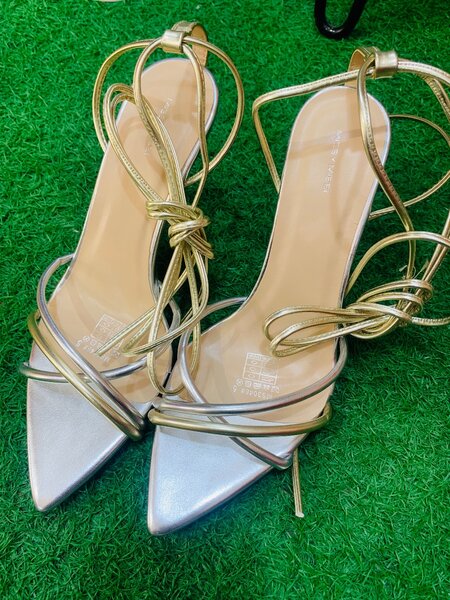 Ladies shoes