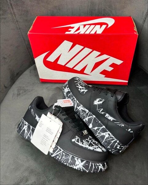 NIKE AIRFORCE CLASSIC