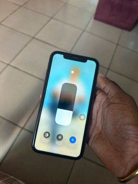 iPhone 11 simple quasi neuf 128 Go