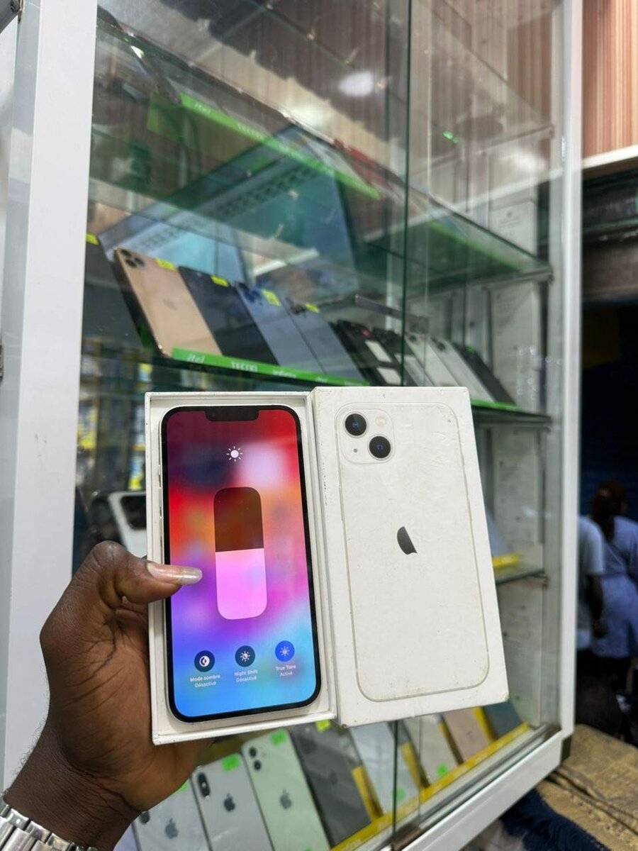iPhone 13 128 giga propre batt