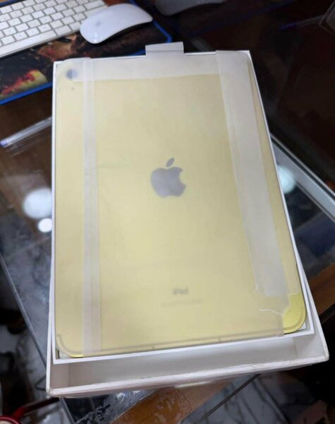 iPad Air Jaune Neuf 10.9"