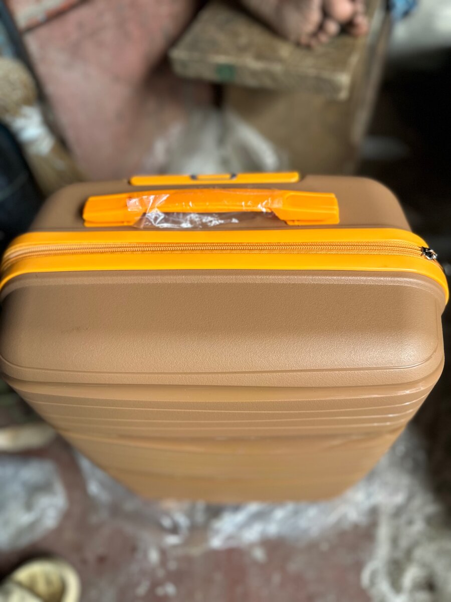 Incassable petit valise