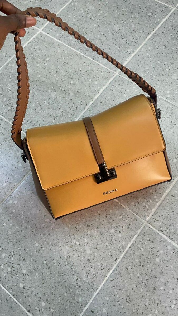 Sac bandoulière en cuir élégant