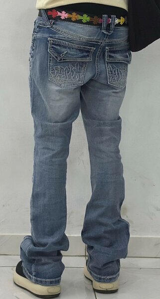 Jeans tendance avec motifs