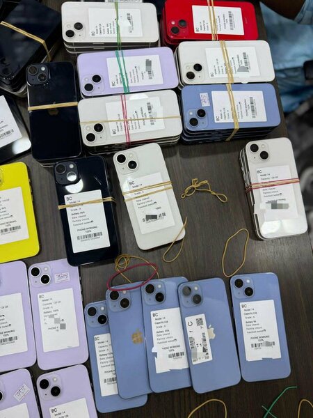 iPhone 14 - Variété de couleurs