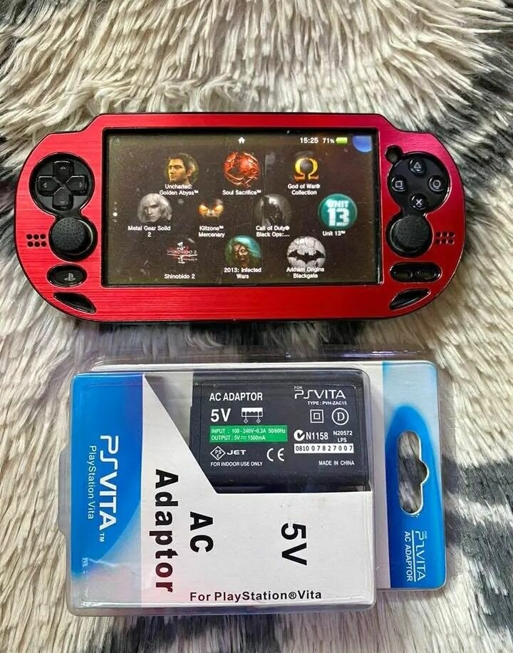 Console PS Vita Rouge