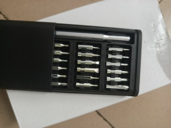 Jeu de tournevis précision 24 pièces