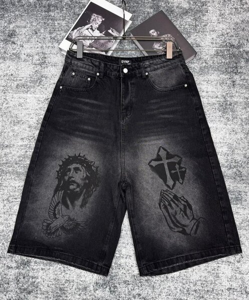 Shorts en jean noir imprimé