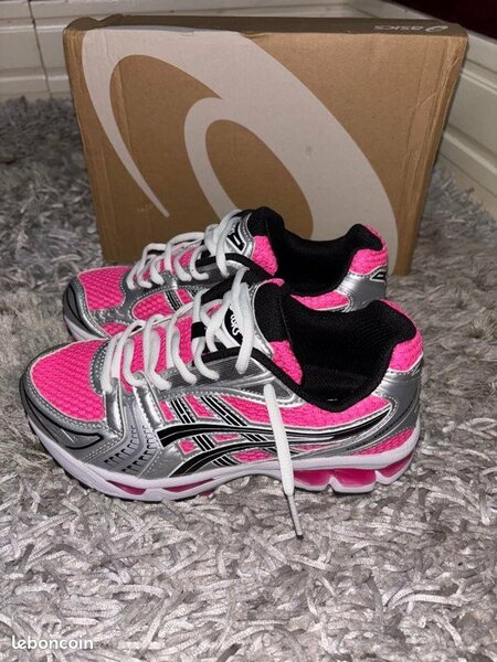 Chaussures  Asics roses