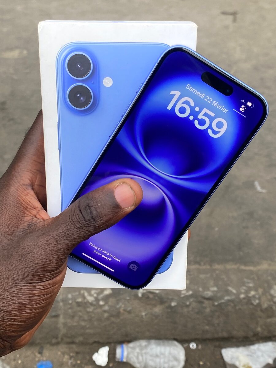 iPhone 16 simple casi neuf