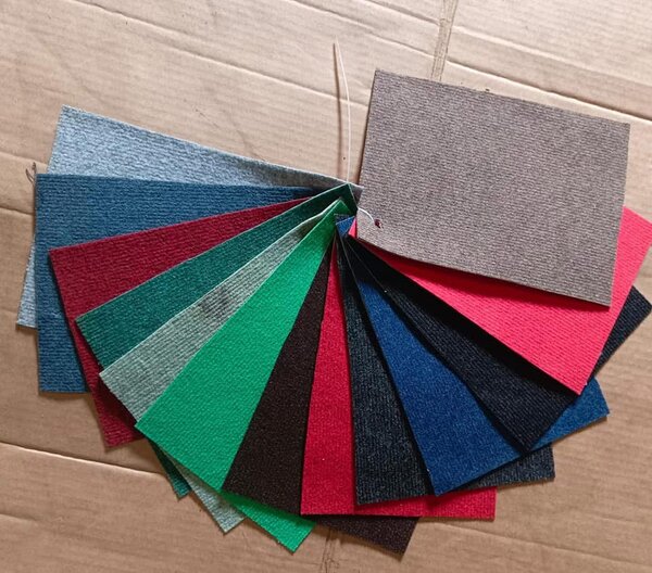 Tapis moderne bleu vibrant