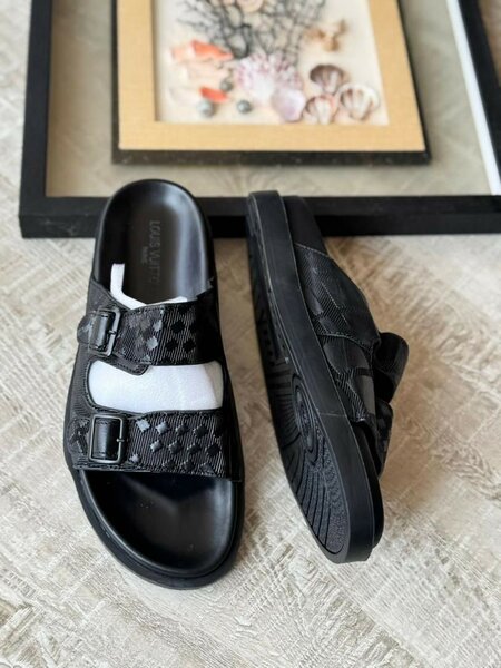 Sandales homme de très bonne qualités