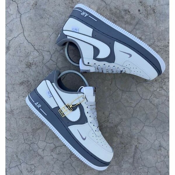 Baskets Air Grises et Blanches