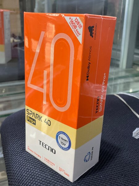 Spark 40 pro+ (128\8)