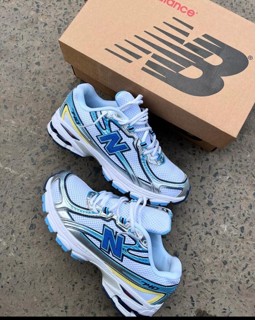NEW BALANCE 740