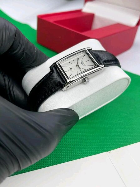 Montres carrées élégantes