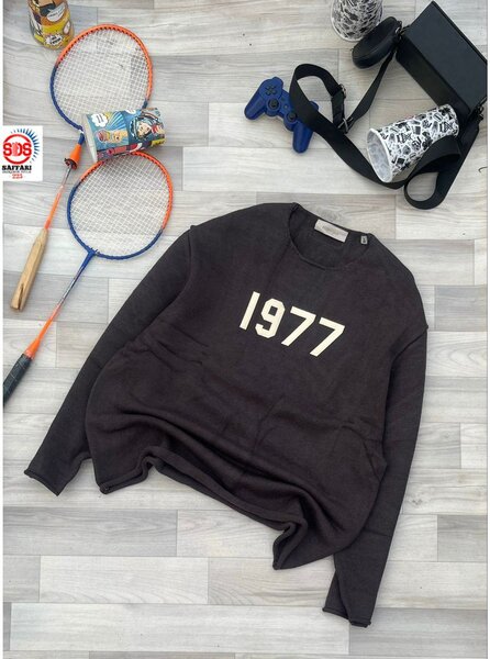 Sweat-shirt noir 1977