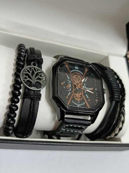 Montre homme élégante avec bracelets