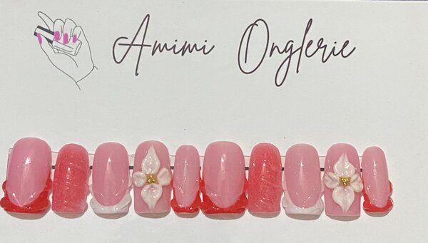 Ongles Fleurs Roses Élégants