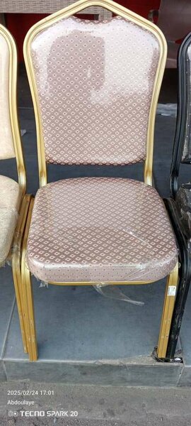 Chaises de banquet élégantes