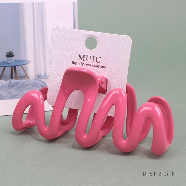 Rolled and comb clip