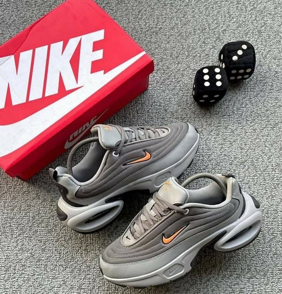 NIKE CLASSIC