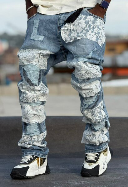 Jeans patchwork en dentelle