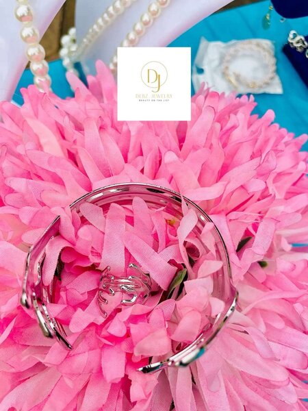 Ladies bracelets with ring