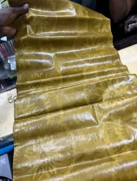 Tissus Colorés en Satin Brillant