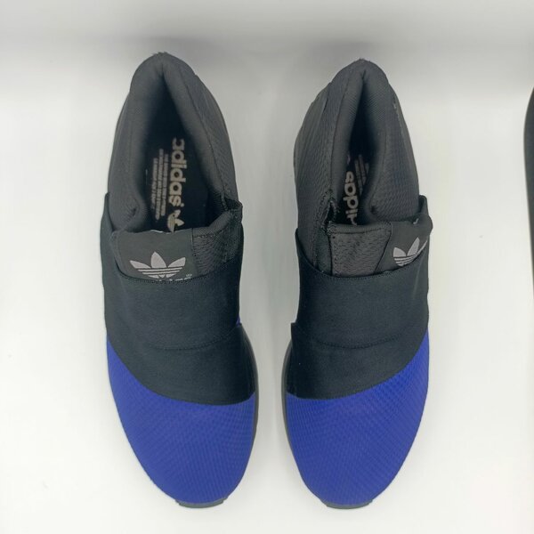 Sneakers noirs et bleus unisexes