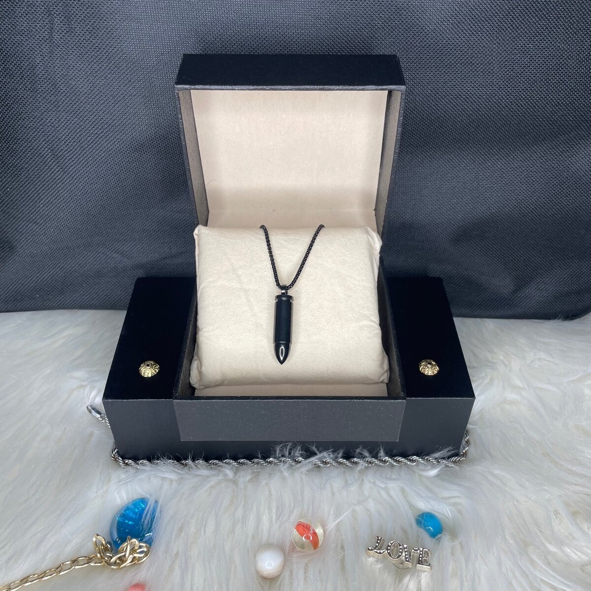 Pendentif Balle Noire Élégant