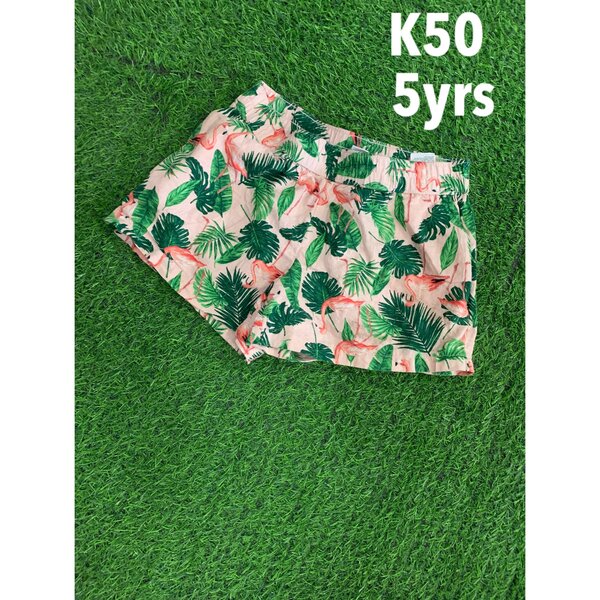 Shorts with plant print 5 years