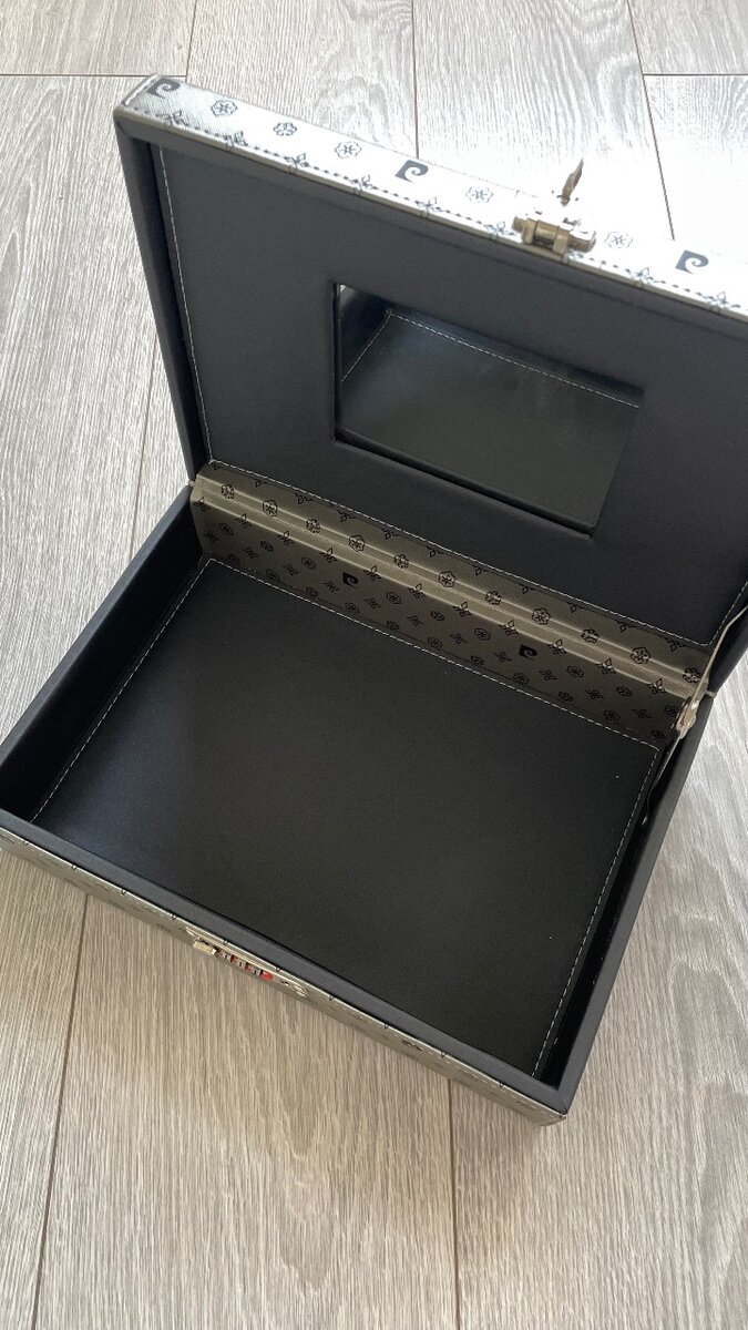 Шкатулка для украшений