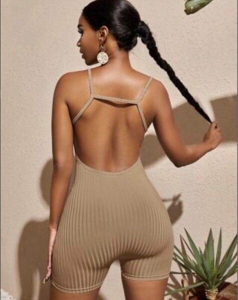 Combishort moulant femme sexy