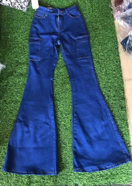 Ladies side pocket jeans
