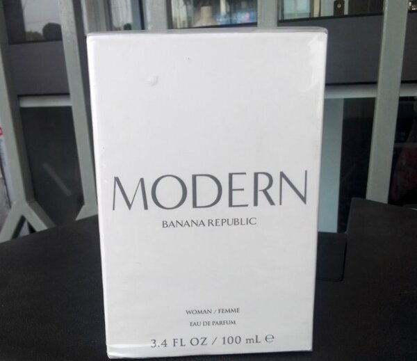 MODERN BANANA REPUBLIC PERFUME