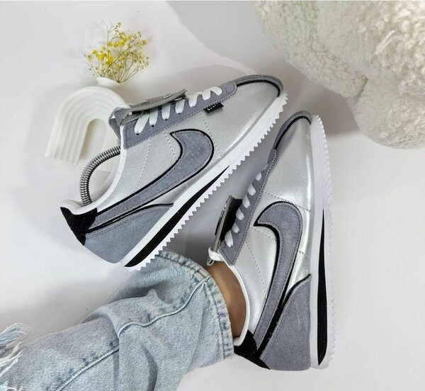 Nike Cortez