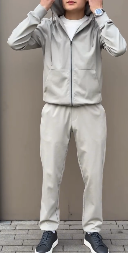 Спортивный костюм