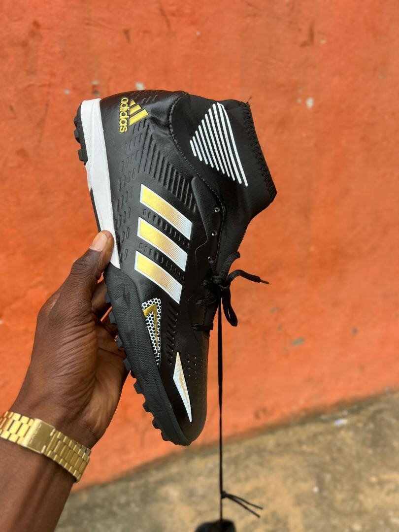 Chaussures de Football Adulte