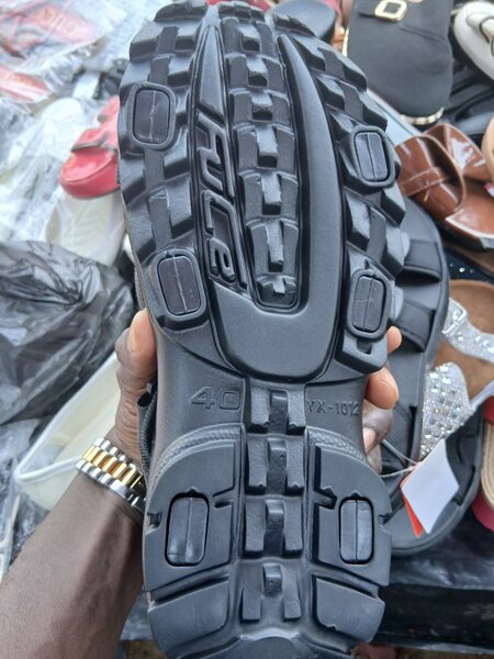 Sandales de sport noires