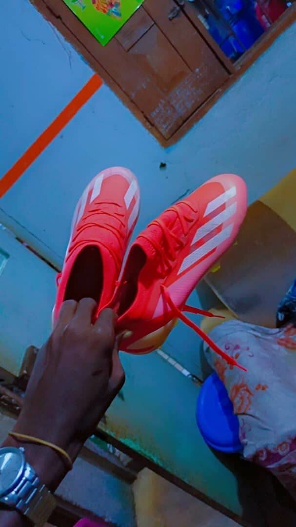 Crampons adidas Nike