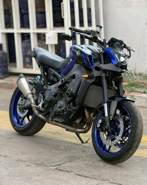 Moto Yamaha MT-10 Puissante